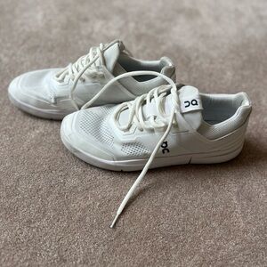 On Cloud The Roger White Athletic Sneakers